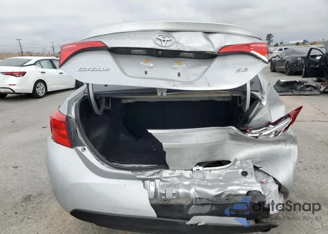 2018 Toyota Corolla L z USA, uszkodzony, nr VIN 2T1BURHE4JC018249